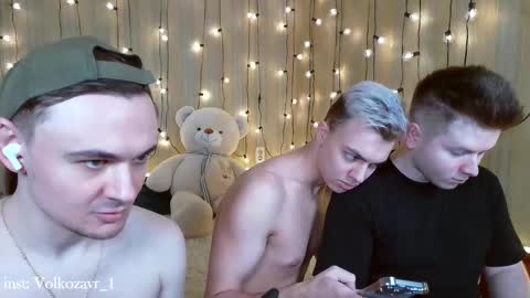 Snapshot of alexxx_d chatting on 16, 2, 2025 AlexDimaIgor online show from 16, 2, 2025
