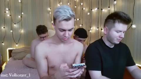 Snapshot of alexxx_d chatting on 25, 2, 2025 AlexDimaIgor online show from 25, 2, 2025