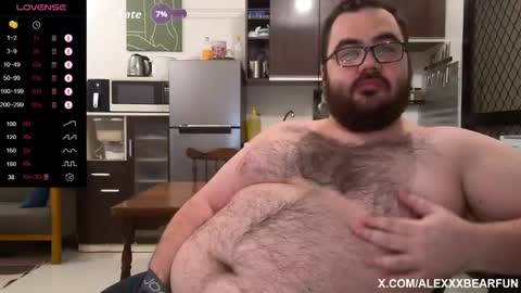 Snapshot of alexxxbear chatting on 6, 10, 2025 alexxxbear online show from 6, 10, 2025