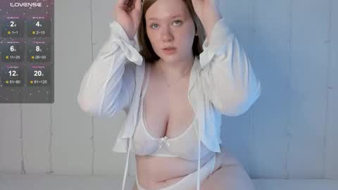 Snapshot of alexzaa_fox chatting on 14, 12, 2025 alexandra online show from 14, 12, 2025
