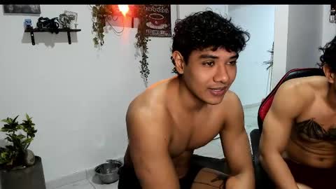 Snapshot of alfred_cantillo chatting on 5, 5, 2026 alfred_cantillo online show from 5, 5, 2026