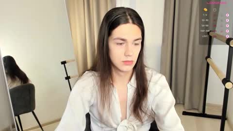 Snapshot of alfred_jones chatting on 6, 11, 2025 Alfreda online show from 6, 11, 2025