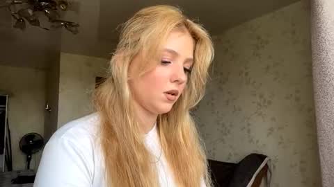 Snapshot of alfrediamalcom chatting on 1, 10, 2025 Maria online show from 1, 10, 2025