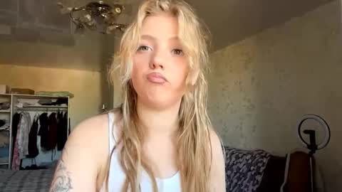 Snapshot of alfrediamalcom chatting on 8, 10, 2025 Maria online show from 8, 10, 2025