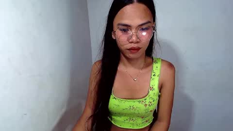 Snapshot of aliahadams chatting on 2, 11, 2025 ALIAH online show from 2, 11, 2025