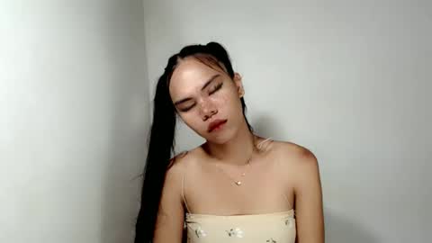 Snapshot of aliahadams chatting on 6, 11, 2025 ALIAH online show from 6, 11, 2025