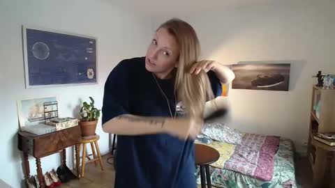 Snapshot of alice8363 chatting on 9, 11, 2025 Alice online show from 9, 11, 2025