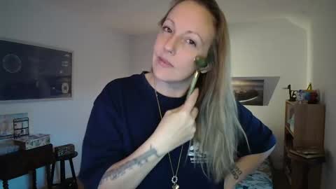 Snapshot of alice8363 chatting on 15, 11, 2025 Alice online show from 15, 11, 2025