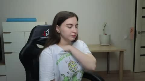 Snapshot of alice_________________________ chatting on 29, 4, 2026 Alice online show from 29, 4, 2026
