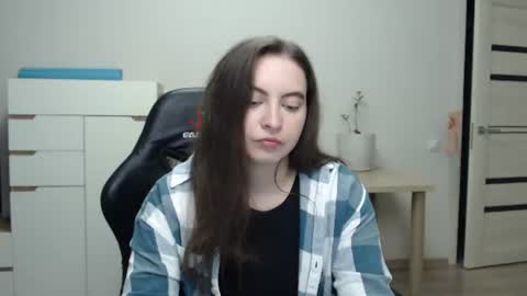 Snapshot of alice_________________________ chatting on 16, 6, 2026 Alice online show from 16, 6, 2026