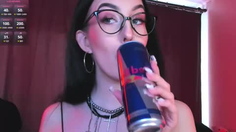 Miss Alice online show from 5, 3, 2025