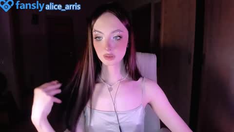 Snapshot of alice__aris chatting on 25, 10, 2025 Alice Aris online show from 25, 10, 2025