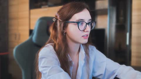 Snapshot of alice_alarcon chatting on 19, 10, 2025 Hey Im Alice online show from 19, 10, 2025