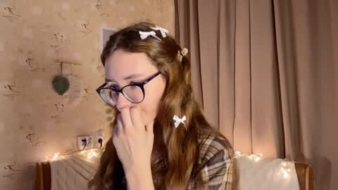 Snapshot of alice_alarcon chatting on 14, 11, 2025 Hey Im Alice online show from 14, 11, 2025