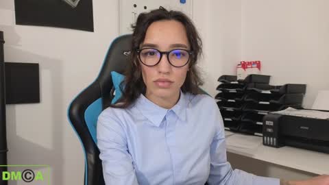 A R Y A  T I A online show from 7, 1, 2025