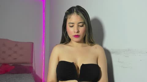 alice_cespedes online show from 25, 2, 2025