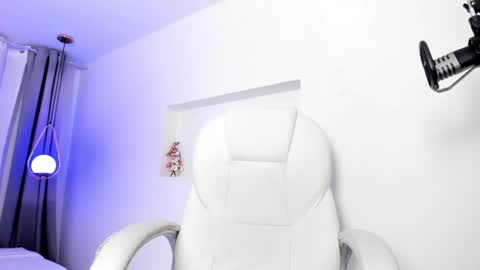 Snapshot of alice_elare chatting on 23, 6, 2026 alice_elare online show from 23, 6, 2026