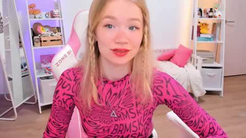 Snapshot of alice_forfun chatting on 2, 3, 2025 Alichery online show from 2, 3, 2025