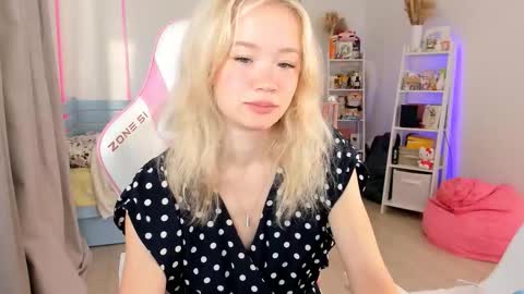 Snapshot of alice_forfun chatting on 1, 10, 2025 Alichery online show from 1, 10, 2025