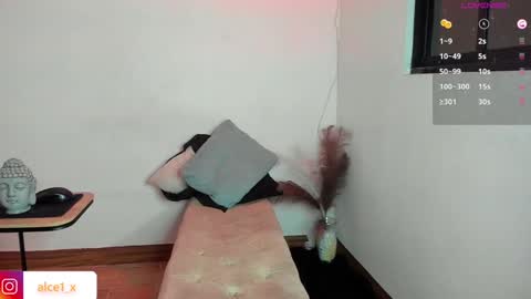 Snapshot of alice_fox___ chatting on 1, 2, 2025 Manuela online show from 1, 2, 2025