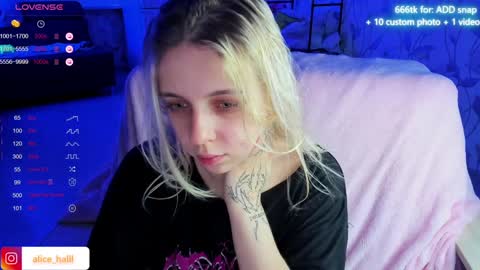 alice_halle online show from 17, 12, 2024