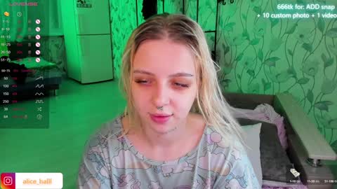 alice_halle online show from 4, 1, 2025