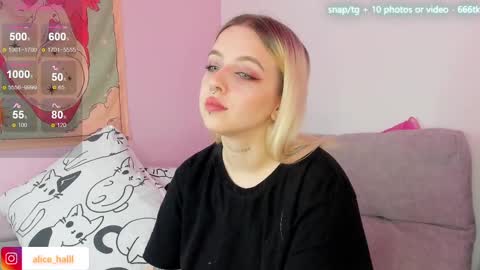 alice_halle online show from 5, 3, 2025