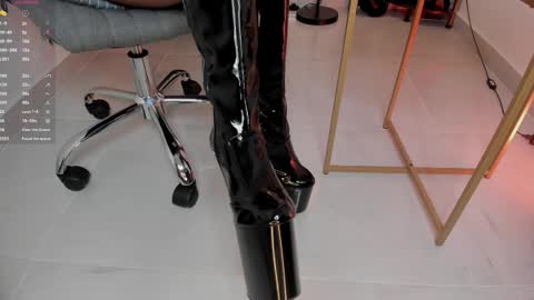 Snapshot of alice_leroy chatting on 27, 2, 2026 Mistress Alice. online show from 27, 2, 2026