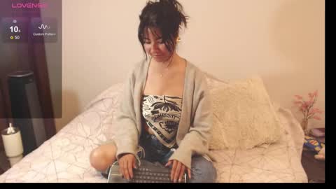 Snapshot of alice_middle01 chatting on 19, 11, 2025 Alice online show from 19, 11, 2025