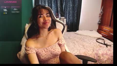 Snapshot of alice_middle01 chatting on 2, 12, 2025 Alice online show from 2, 12, 2025