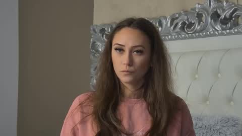 Snapshot of alice_munro chatting on 4, 11, 2025 AliceMunro online show from 4, 11, 2025