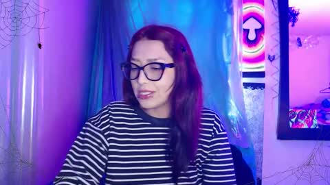 Snapshot of alice_phantom chatting on 7, 10, 2025      online show from 7, 10, 2025