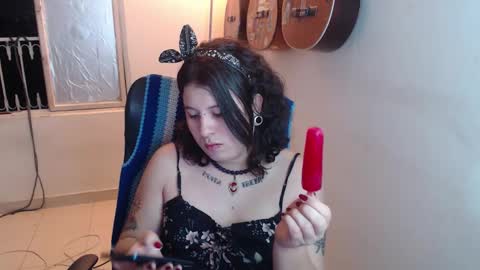 Snapshot of alice_psilocybe_sabina420 chatting on 31, 10, 2025 Alicia Aldara online show from 31, 10, 2025