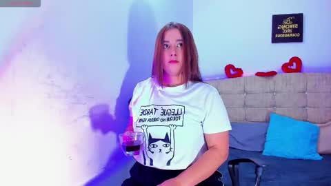 Snapshot of alice_summer1 chatting on 14, 12, 2025 alice_summer1 online show from 14, 12, 2025