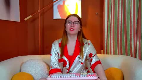 Snapshot of aliceallisons chatting on 15, 9, 2025 Alice online show from 15, 9, 2025