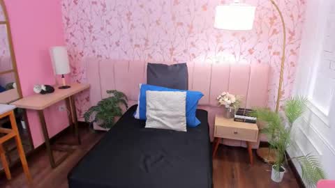 Alice and Asia online show from 21, 12, 2025