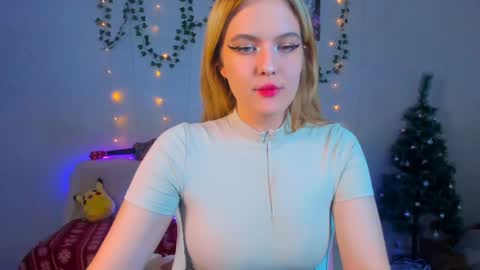 Snapshot of alicecaseyy chatting on 1, 12, 2024 AliceCasey online show from 1, 12, 2024