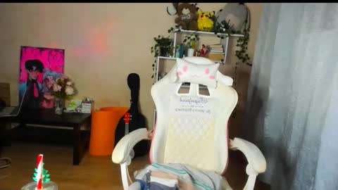 Snapshot of alicecaseyy chatting on 27, 11, 2025 AliceCasey online show from 27, 11, 2025