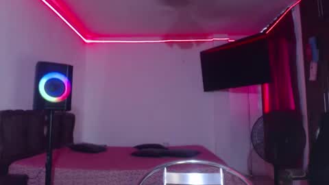 aliceesmiths online show from 4, 1, 2025