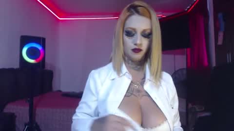 aliceesmiths online show from 6, 2, 2025