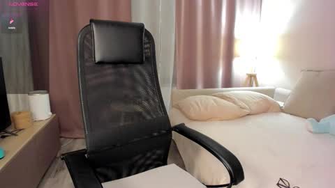 Snapshot of aliceevan chatting on 13, 11, 2025 Daniella online show from 13, 11, 2025