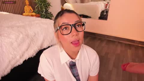 Snapshot of alicehanz_ chatting on 28, 11, 2025 Alice online show from 28, 11, 2025