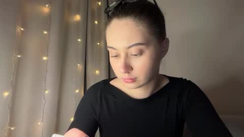 aliceinlustland online show from 26, 4, 2026