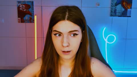 Snapshot of aliceinredsquare_ chatting on 28, 9, 2025 Alice online show from 28, 9, 2025