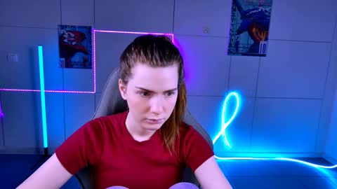 Snapshot of aliceinredsquare_ chatting on 10, 10, 2025 Alice online show from 10, 10, 2025