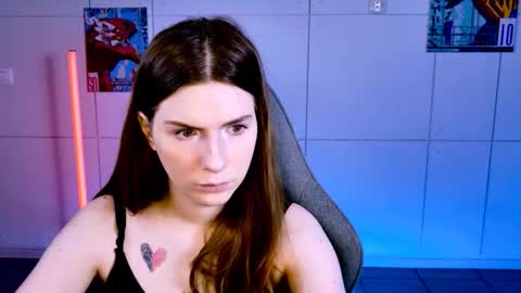 Snapshot of aliceinredsquare_ chatting on 16, 10, 2025 Alice online show from 16, 10, 2025