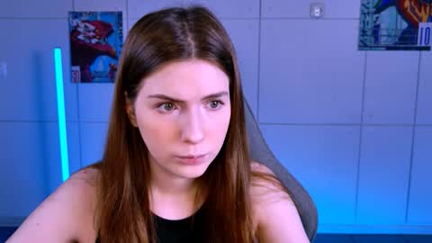 Snapshot of aliceinredsquare_ chatting on 18, 10, 2025 Alice online show from 18, 10, 2025