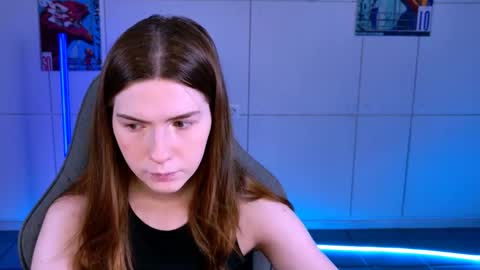 Snapshot of aliceinredsquare_ chatting on 23, 10, 2025 Alice online show from 23, 10, 2025