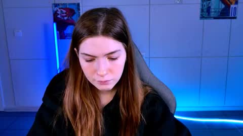 Snapshot of aliceinredsquare_ chatting on 31, 10, 2025 Alice online show from 31, 10, 2025