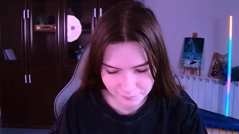 Snapshot of aliceinredsquare_ chatting on 7, 11, 2025 Alice online show from 7, 11, 2025